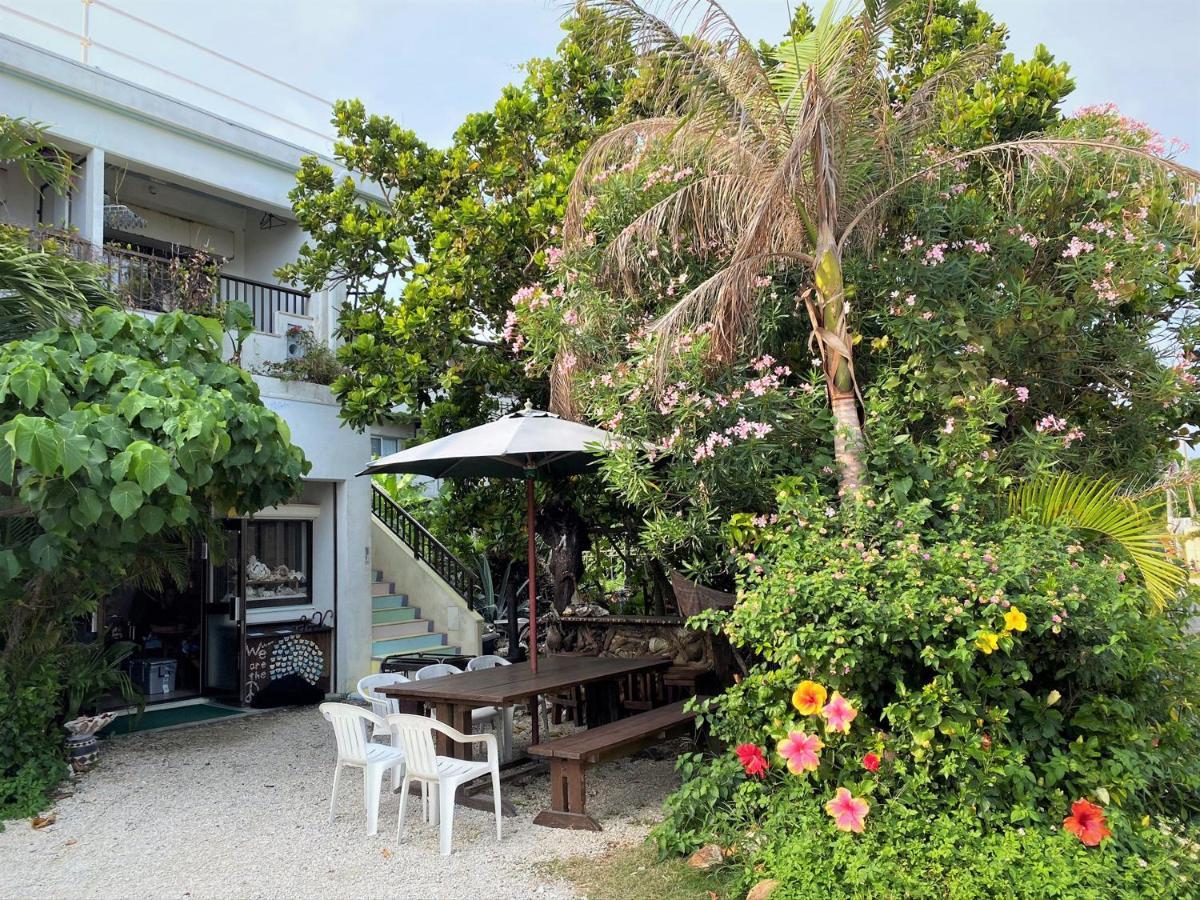 Shiraho Friends House Hotel Ishigaki  Exterior photo