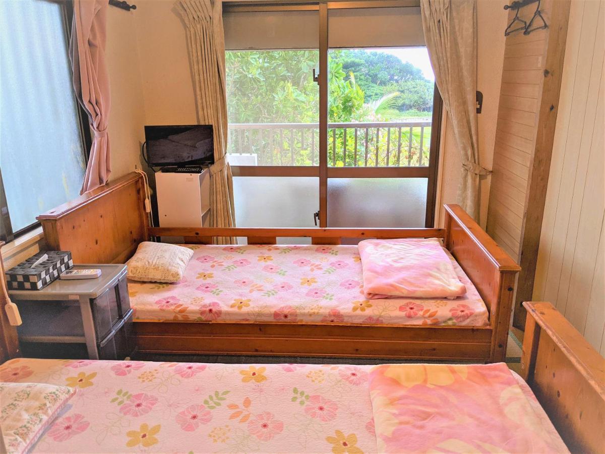 Shiraho Friends House Hotel Ishigaki  Exterior photo