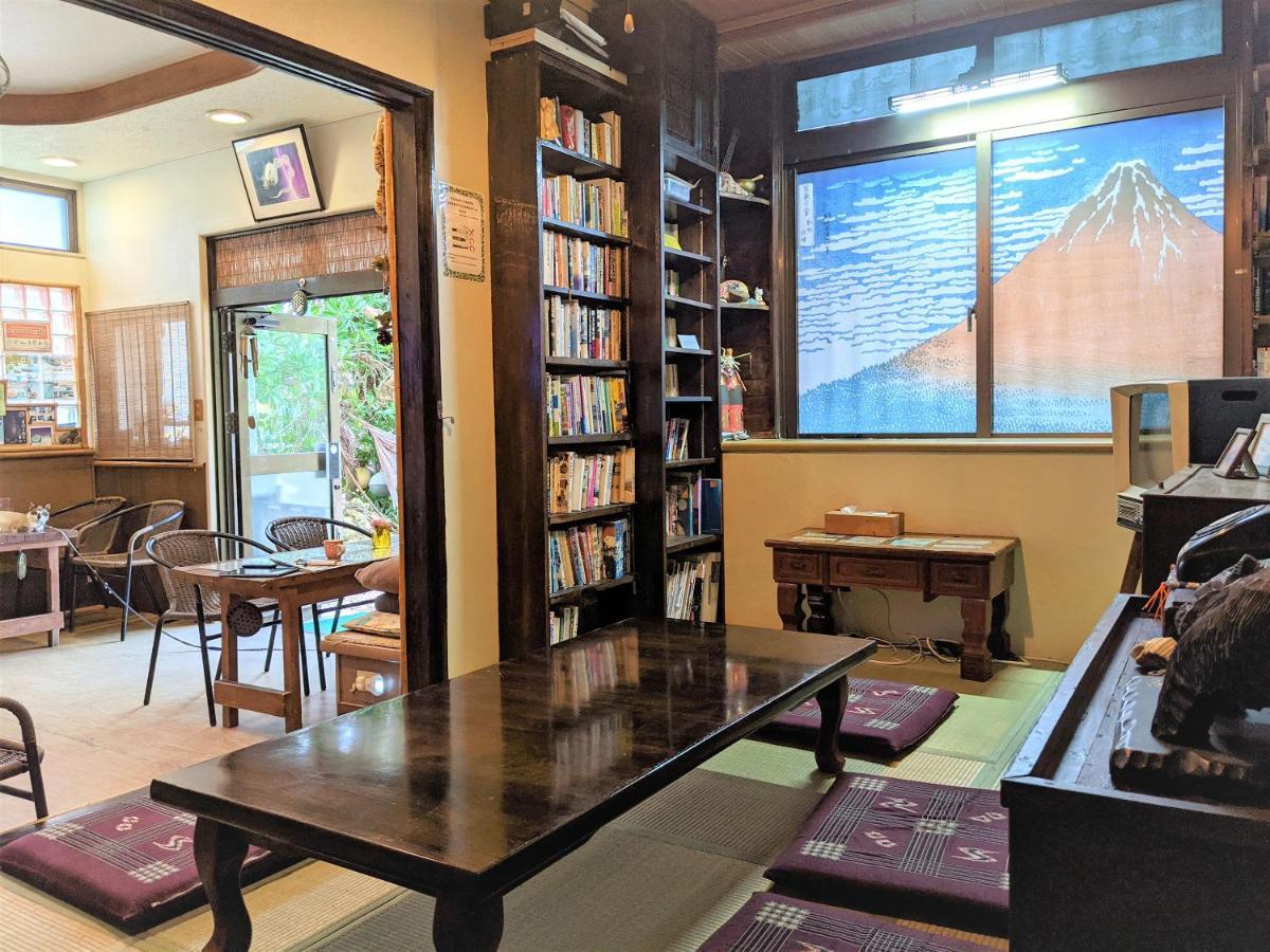 Shiraho Friends House Hotel Ishigaki  Exterior photo