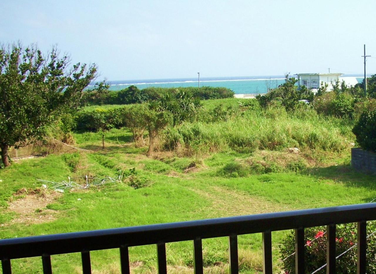 Shiraho Friends House Hotel Ishigaki  Exterior photo